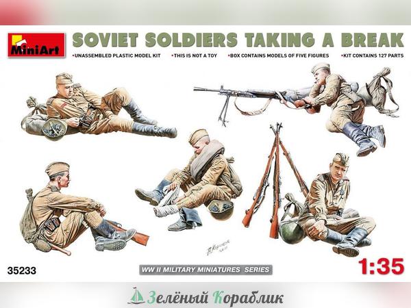 MNA35233 Фигуры soviet soldiers taking a break