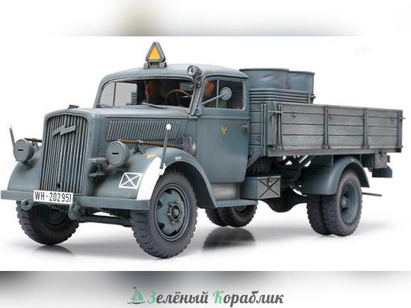 35291 Немецкий 3-х тонный грузовик  (Opel Blitz), 2 фигуры, (4 вар-та декалей), бочки и канистры