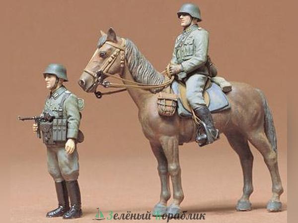 35053 Немецкие кавалерист и пехотинец