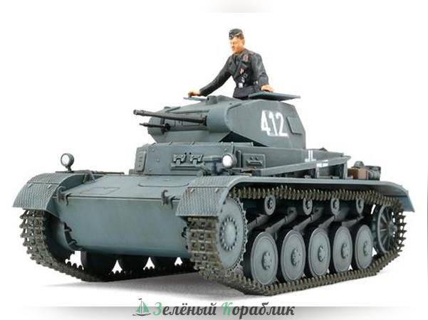 32570 1/48 Нем. легкий танк Panzer II A/B/C с фигурой командира, три варианта декалей, 6-й, 35-й и 36-й танковых дивизий